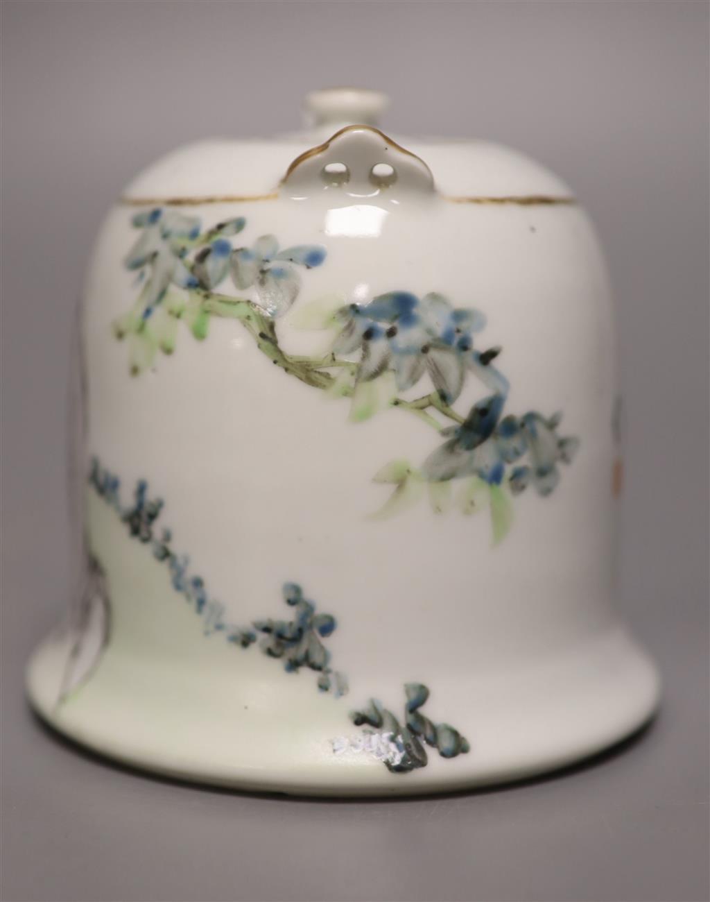 A Chinese enamelled porcelain bell-shaped teapot and cover, height 11cm
